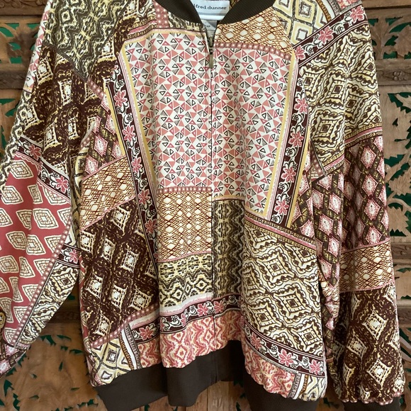 Patchwork print bomber jacket - Picture 3 of 10